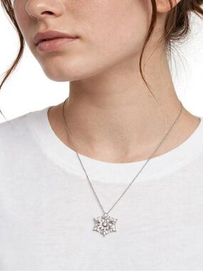 Swarovski Idyllia Snowflake Pendant Necklace Rhodium Plated White Crystals